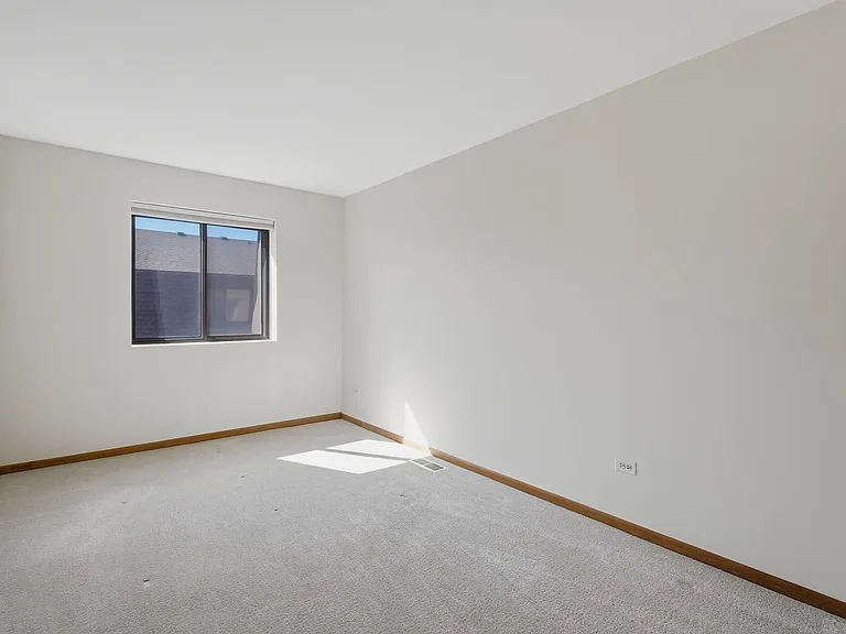 187 Uteg St #206B — Photo 12