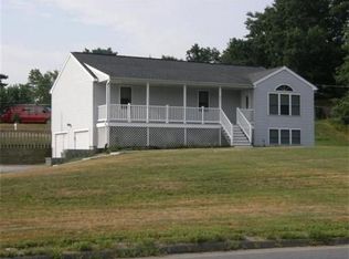37 Charlton St, Oxford, MA 01540