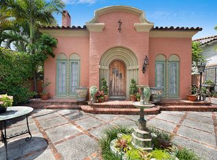 195 Pershing Way, West Palm Beach, FL 33401