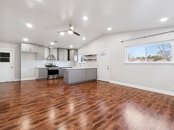 2nd image of 4824 Elmview Dr