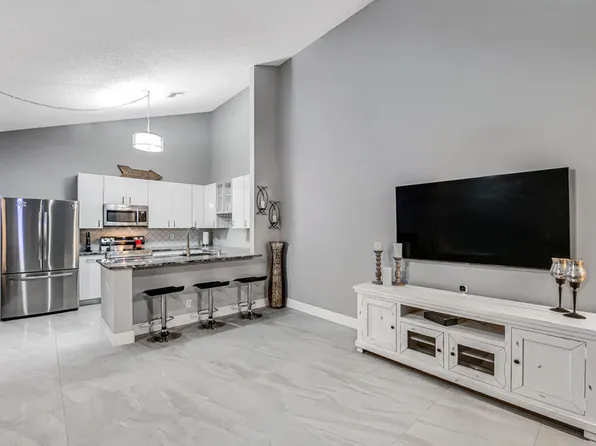 8888 Thumbwood Circle Apt B, Boynton Beach, FL 33436