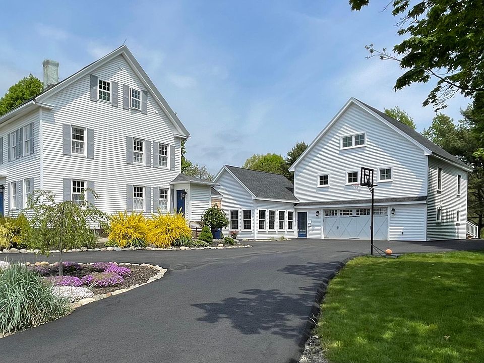 The apartment is above the garage.