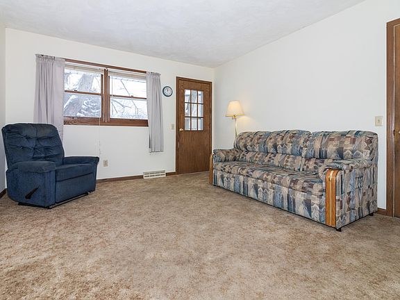 5th image of 3143 Royal Oaks Dr