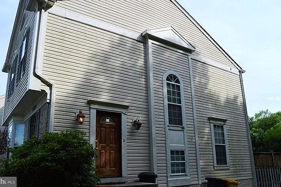 2nd image of 1924 Militia Ln