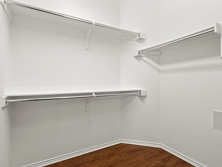 330 Portsmouth Dr — Photo 29