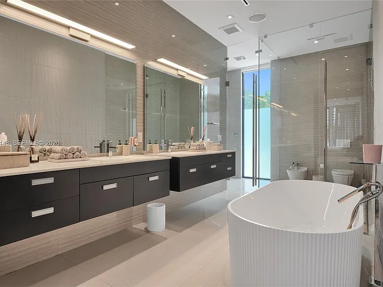 5501 Pine Tree Dr — Photo 37