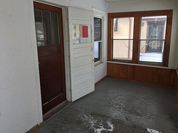 2nd image of 1611 44th Ave N