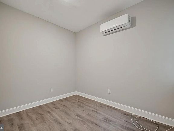 5th image of 1236 W Airdrie St #B