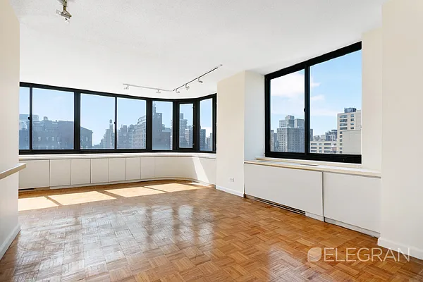 Rented by (Legacy) Elegran | media 14