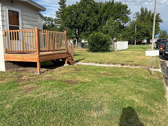 3rd image of 16 2nd Ave NW