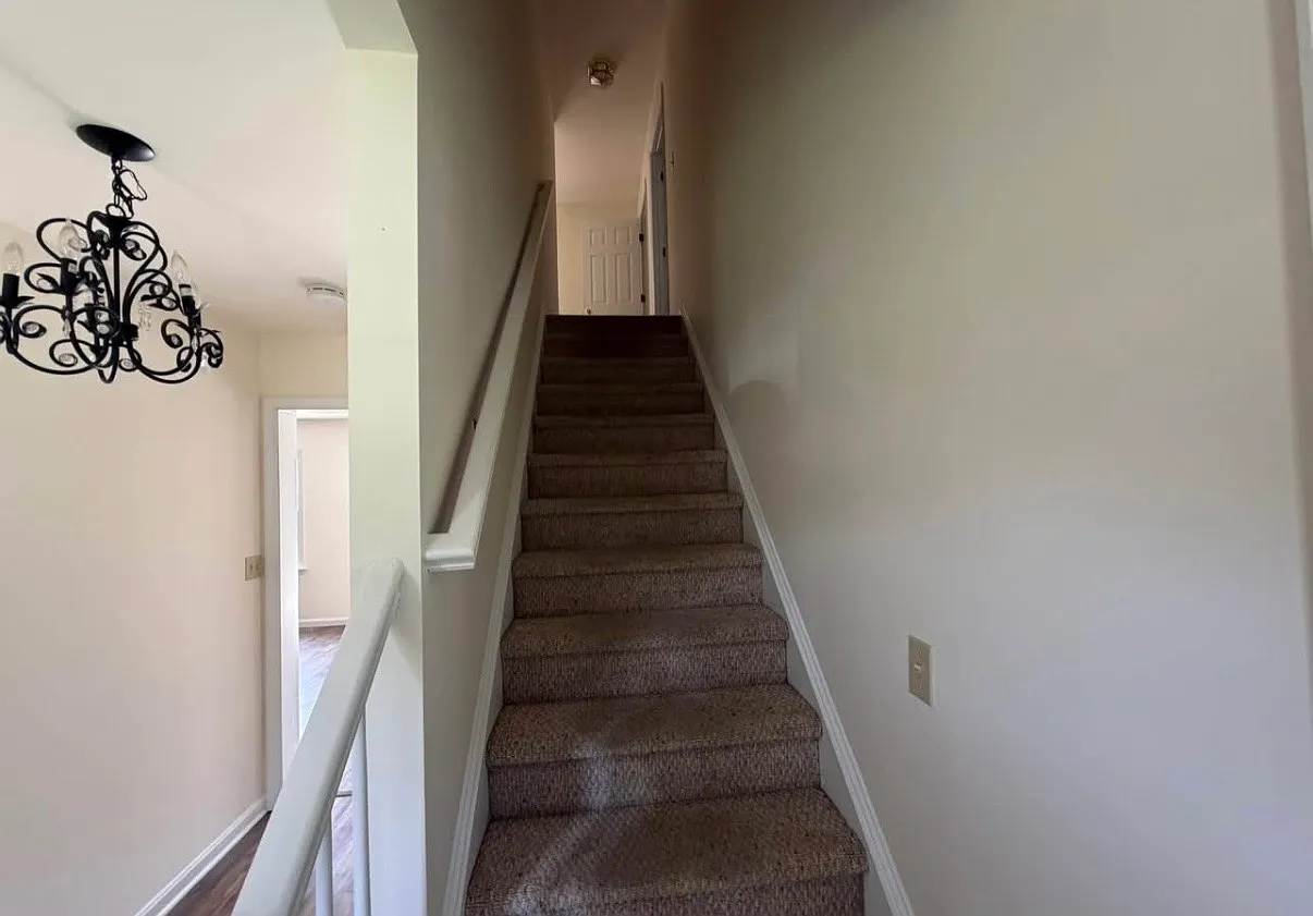 3 bed, 2.5 bath, 1580 sqft, $2,400 — Photo 4