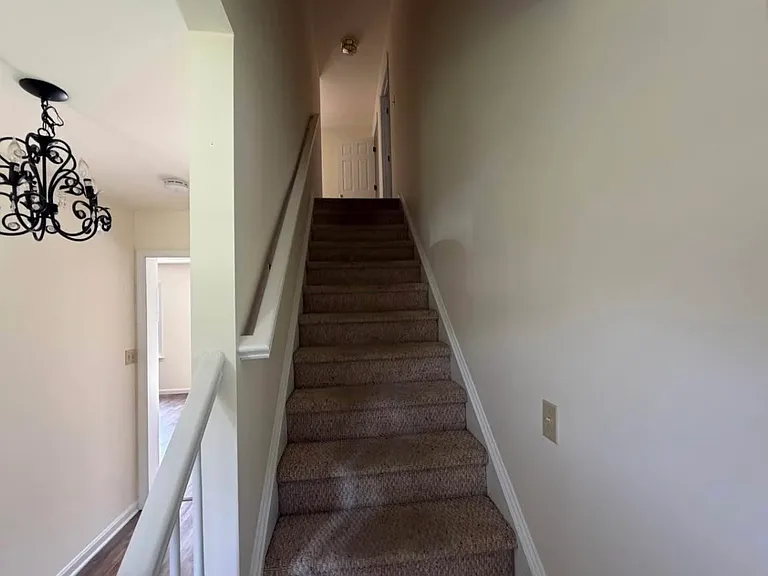 8337 Colony Cir — Photo 4