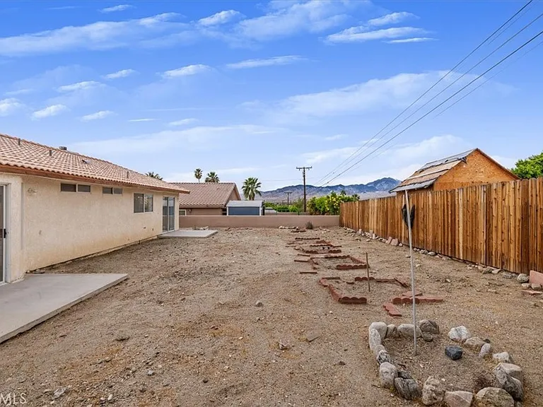66144 Avenida Cadena — Photo 24