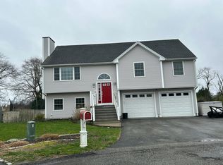 44 Lisa Ln, Bristol, RI 02809