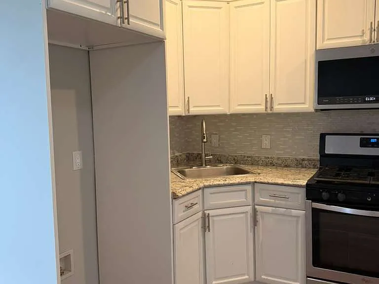 200 Maple Ave #2 — Photo 4