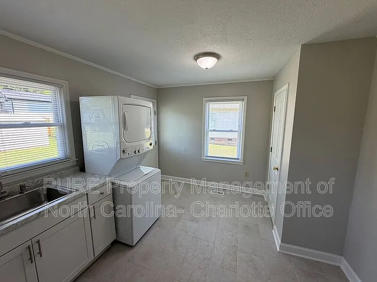 680 Tulsa Ct NW — Photo 10