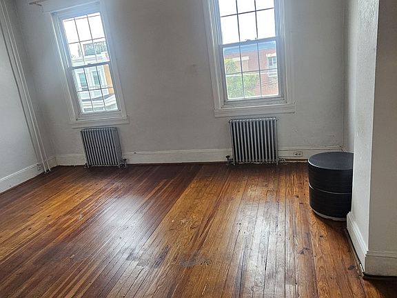 2nd image of 3287 E Thompson St #2