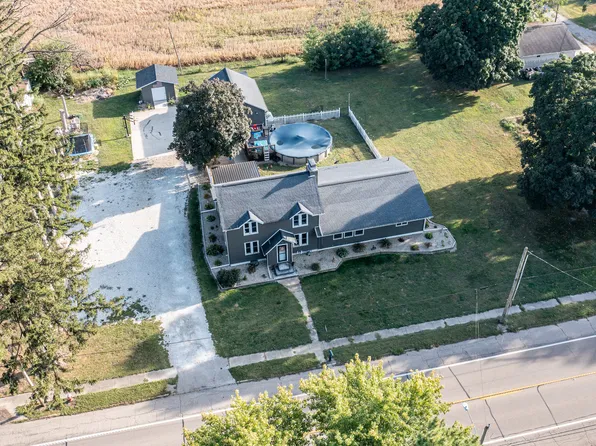 425 E Main St, Wyanet, IL 61379