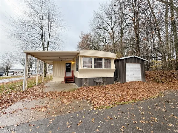 73 Redwood Dr, Beloit, OH 44609