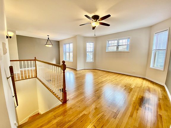 2nd image of 1630 W Lunt Ave APT 1A