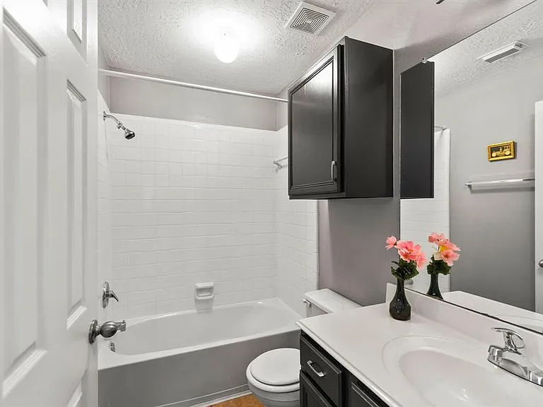 3827 Shady Breeze Dr — Photo 20