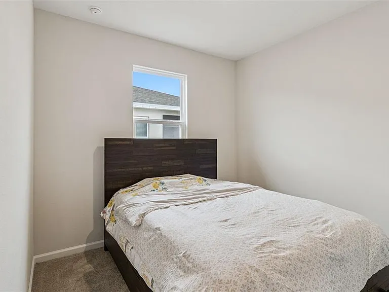 654 Heritage Square Dr — Photo 24