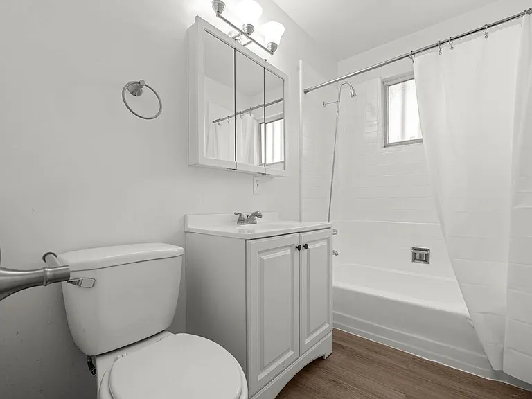 3907 Roxanne Ave #6 — Photo 20
