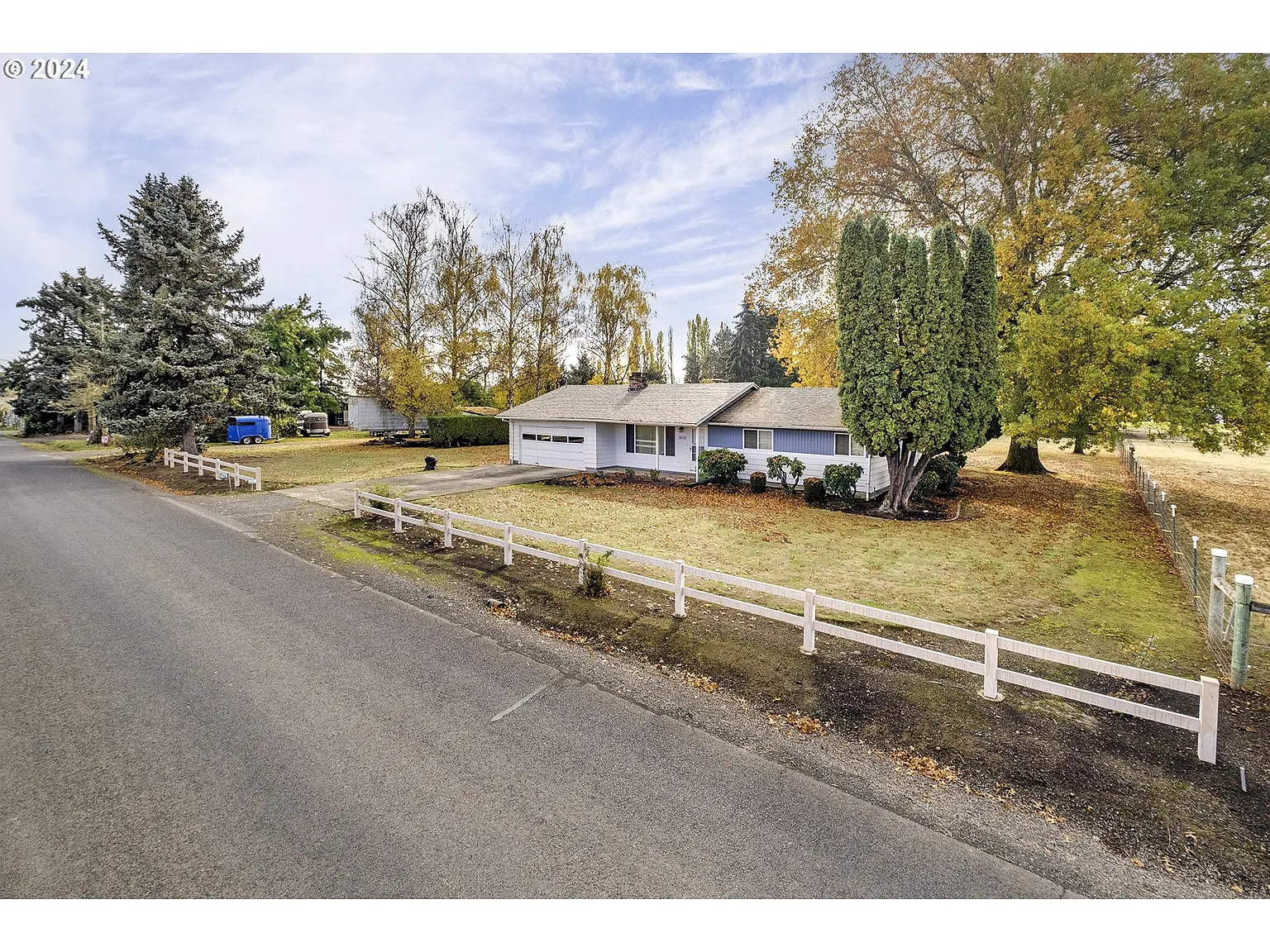 1675 NW Hobbs Rd photo 1