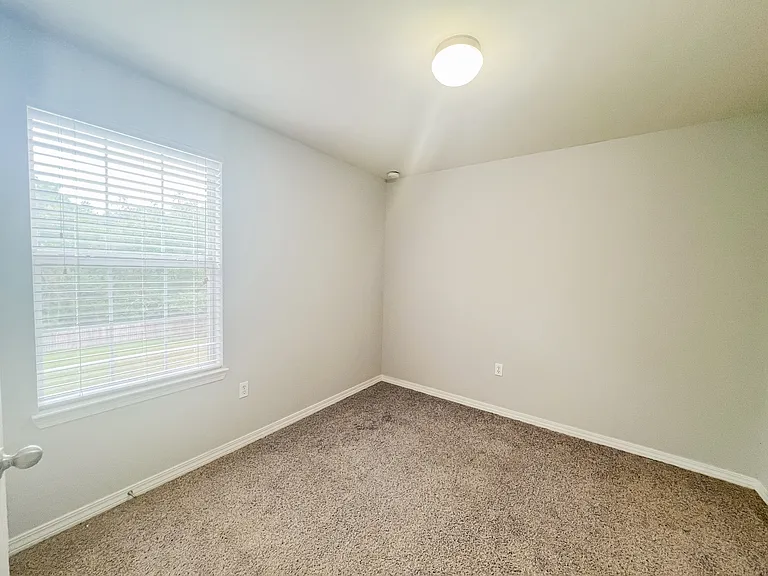 122 Peoria Blvd — Photo 9