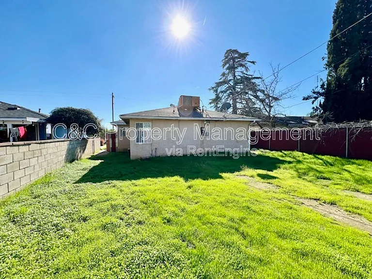 1720 Cherry Ave — Photo 12