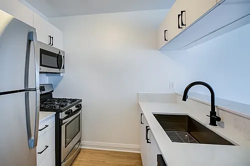 800 6th Ave #31D Photo 1