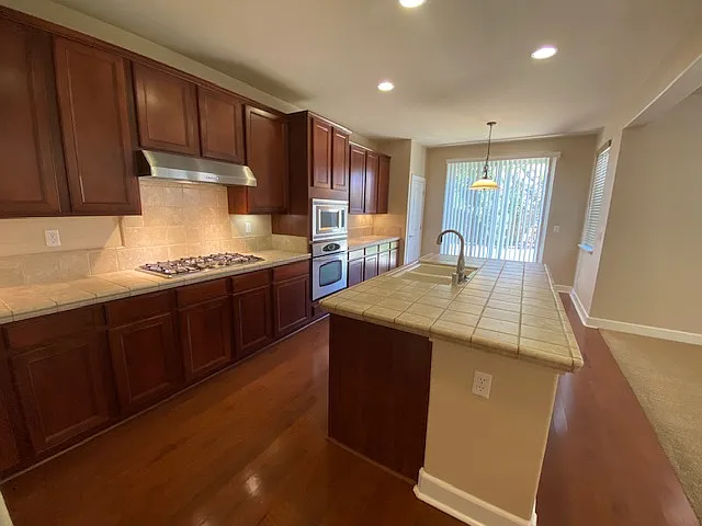 1123 Montague Ln — Photo 18