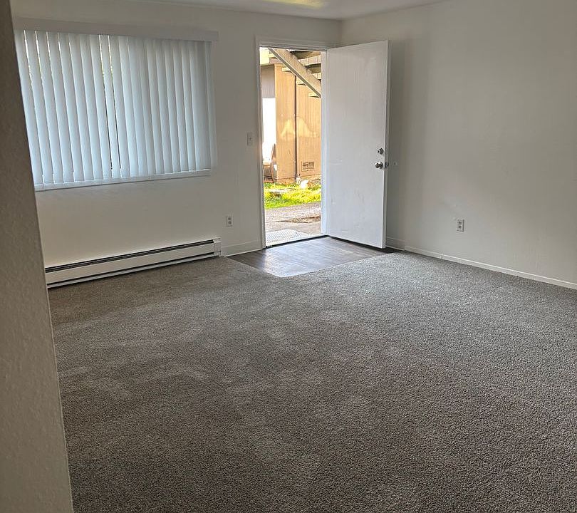 2nd image of 1020 SW 126th St APT 113
