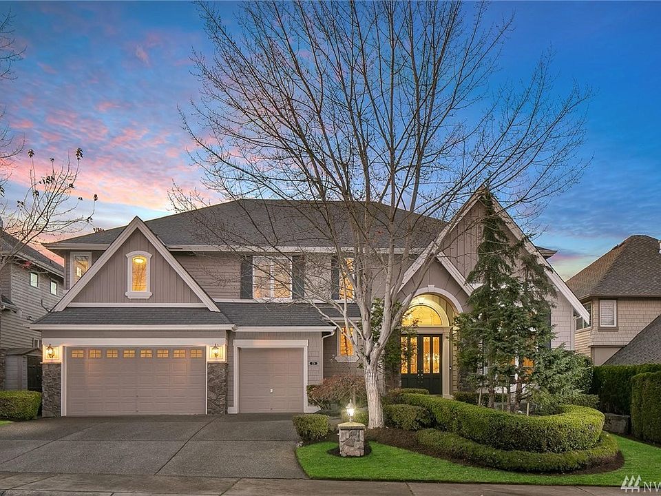 1st image of 221 259th Ave NE