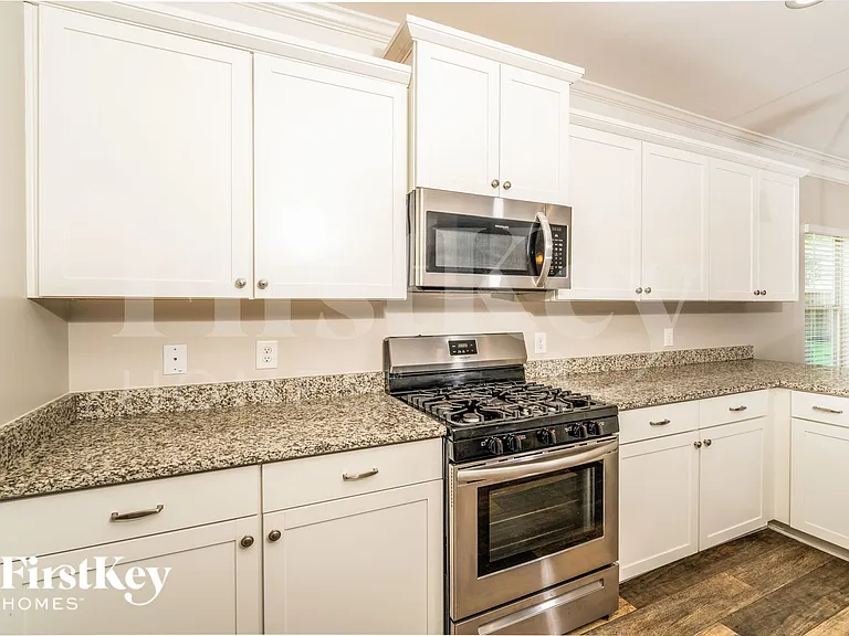 8613 Clarke Ln — Photo 8