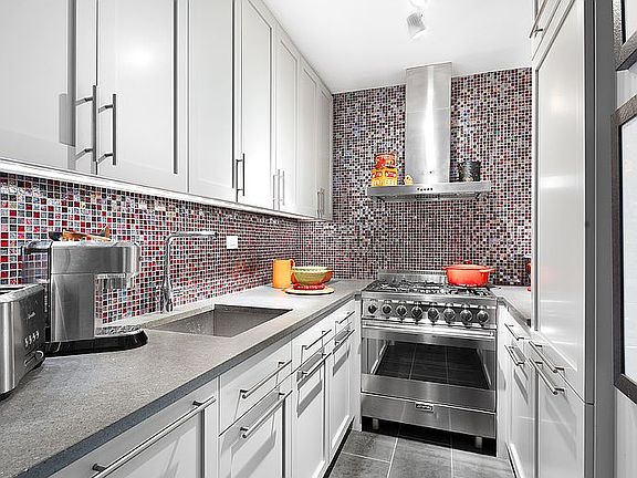 3rd image of 165 W End Ave APT 6C