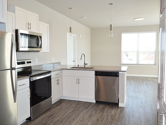 4th image of N63W23675 Main St #75237c049
