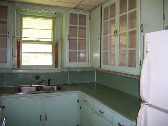 4th image of 1701 Margaret Ln