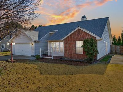 1240 Birch Hill Dr, Kernersville, NC, 27284
