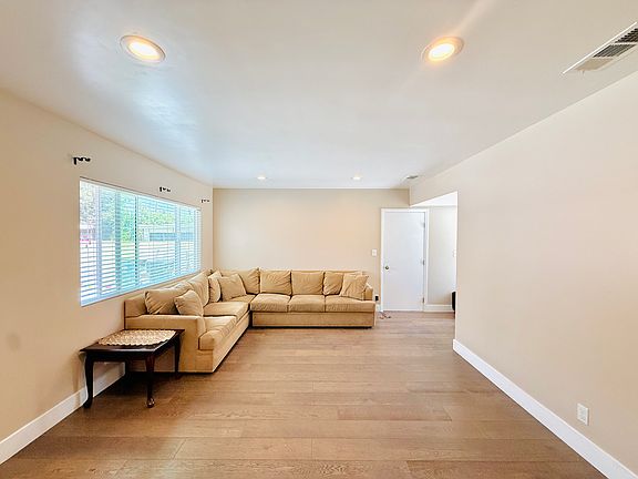 2nd image of 17511 Glenburn Ave