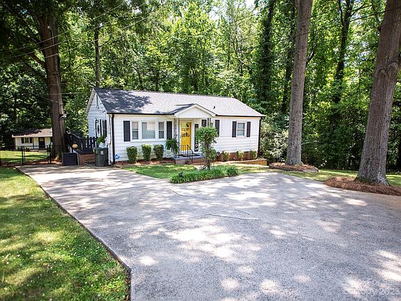 2nd image of 700 Stowe Dr