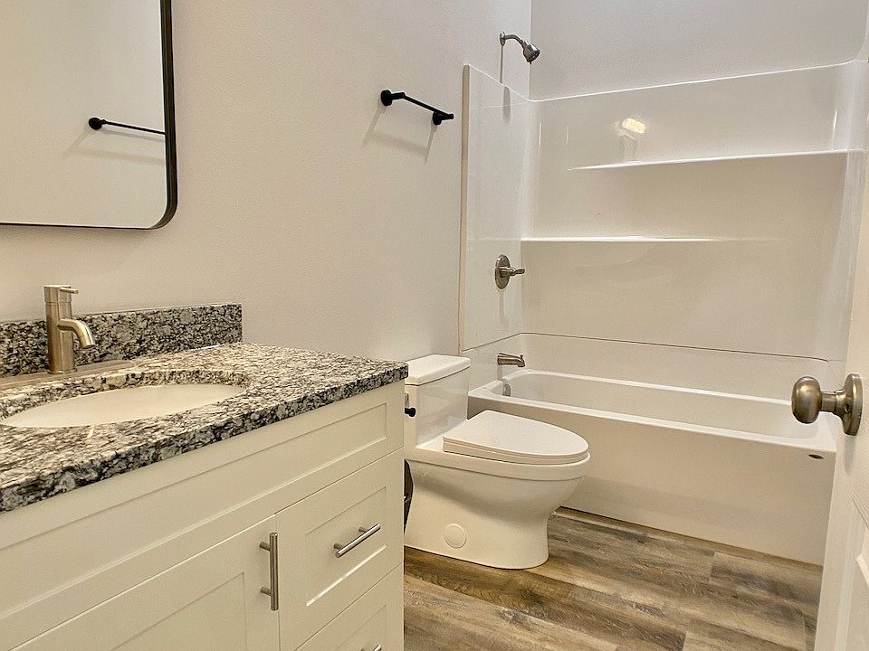 1st image of 423 Adams Ave #5
