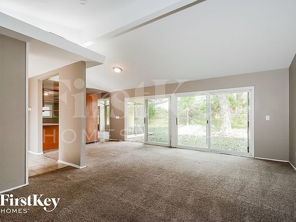 4th image of 2405 Brook Dr