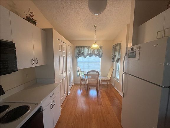 4th image of 4211 CADDIE DRIVE E #202