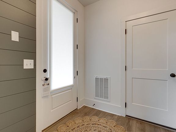 5th image of 206 N 9th St #F
