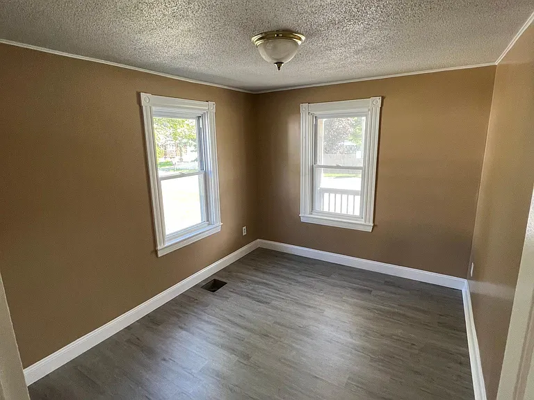 528 Reed Rd #F — Photo 7