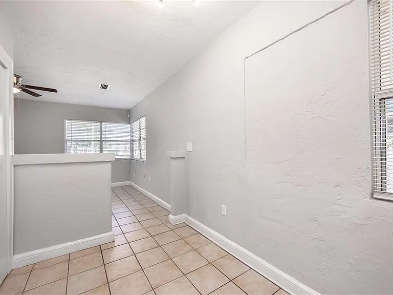 319 NW 16th Ave — Photo 17