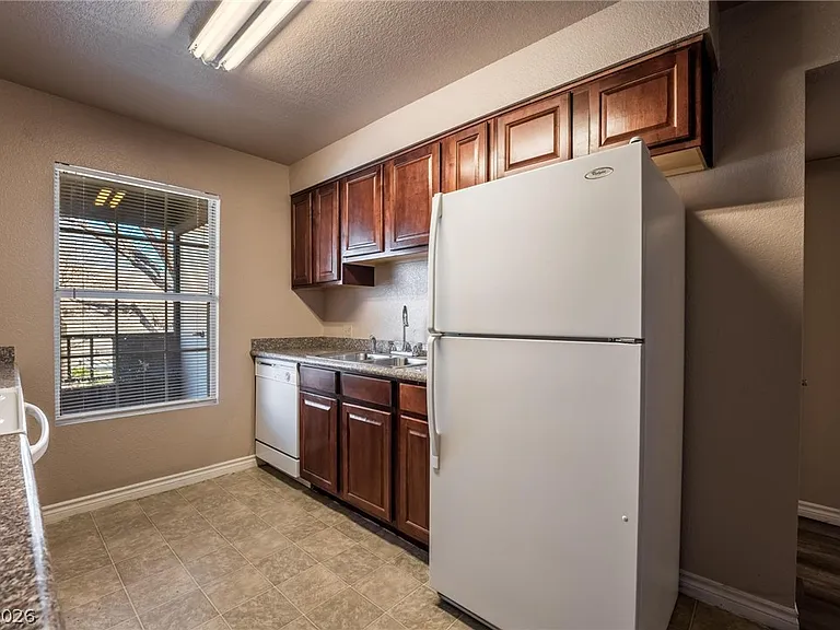 2606 S Durango Dr #256 — Photo 6