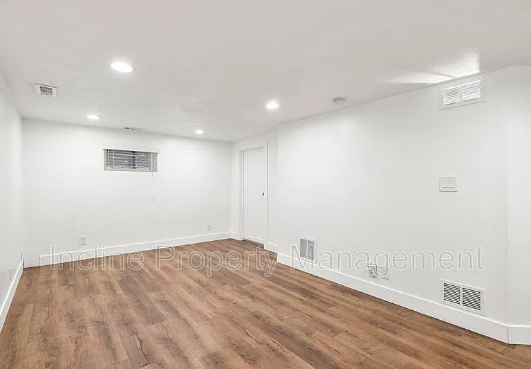 758 E Loveland Ave #B — Photo 11