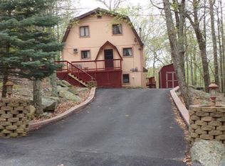 152 Edinburgh Rd, Bushkill, PA 18324